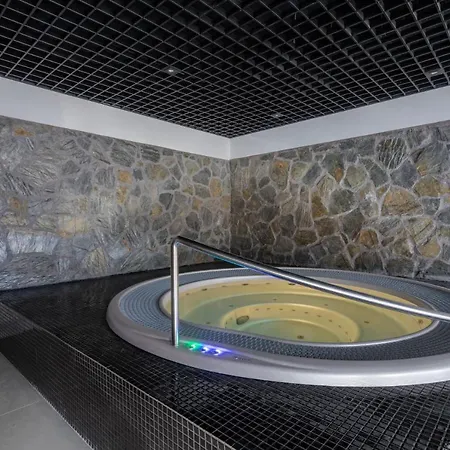 Apartment Park B28- Z Dostepem Do Basenu, Sauny, Jacuzzi, Silowni Szklarska Poreba